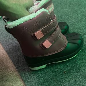 Snow boots size 12 pink Whitt black cat&jack